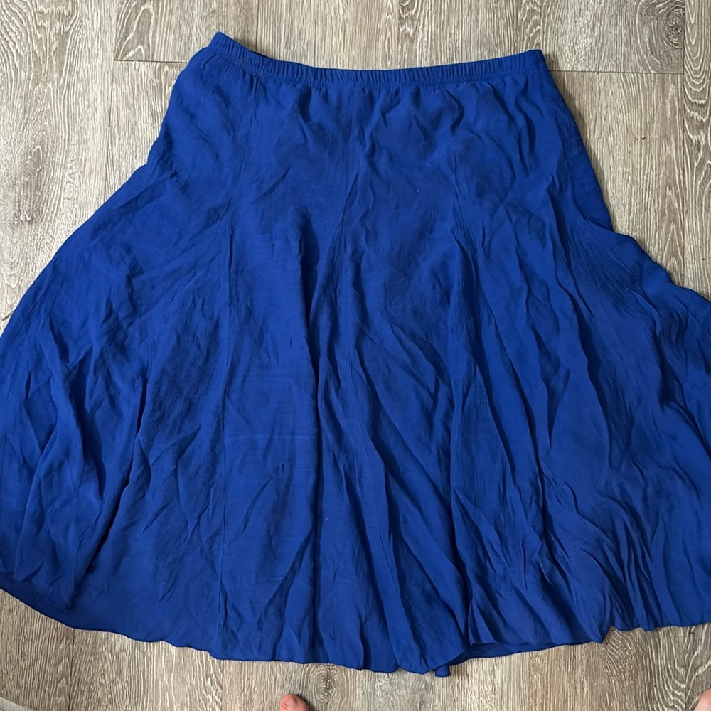 Blue flowy skirt